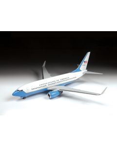 1/144 Zvezda #7027 Civil Airliner Boeing 737-700 / C-40B - Official Product Image 1