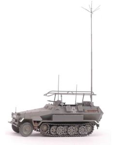 1/35 Zvezda #3604 German Communications Vehicle Sd.Kfz.251/3 Hanomag Ausf.B "Mittlerer Funkpanzerwagen" - Official Product Image 1