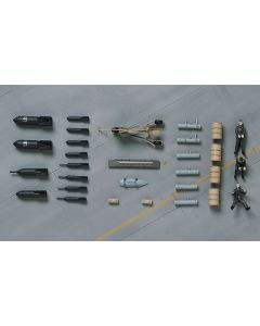 1/48 Aircraft Accessory X48-9 WWII German Pilot Figures & Equipments Set - Official Product Image